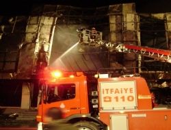 Sultanbeyli'deki Fabrika Yangn 3 Saatte Kontrol Altna Alnd